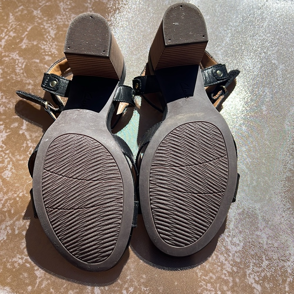 Clark’s cushion black leather heels size 9 - Picture 6 of 6